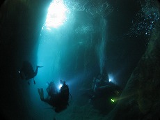ガマの洞窟